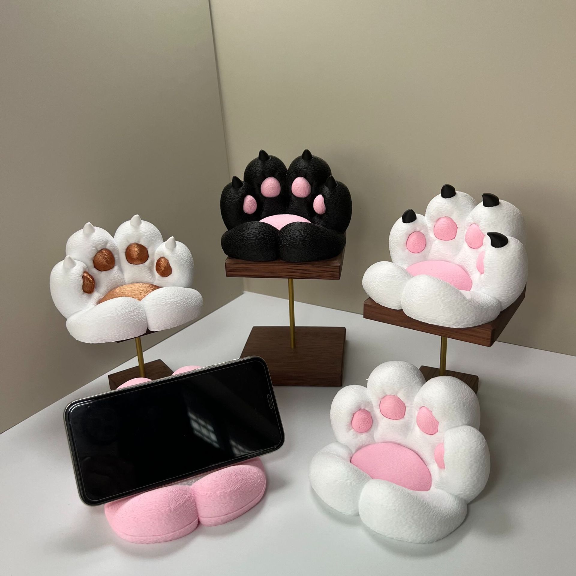 Cat Claw Bark - かわいい猫の足の形をしたデスクオーナメント。電話やタブレットのスタンドとしても使用でき、自宅のデスクの装飾にも、素敵な贈り物にもなります。
